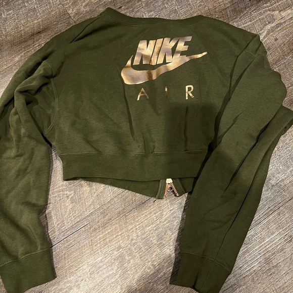 Retro Nike Crop Hoodie - Picture 2 of 3